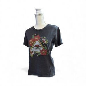 Lucky Brand Tattoo Pyramid Eye Rhinestone Graphic T-Shirt


Non smoking/no pets